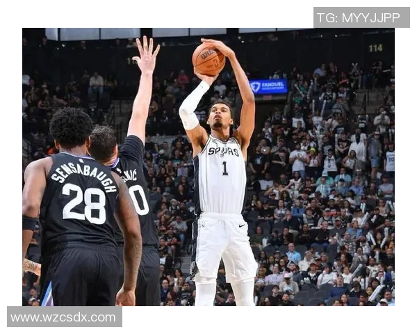 火箭与马刺季后赛经典对决回顾分析与精彩瞬间重温 火箭与马刺季后赛经典对决回顾分析与精彩瞬间重温